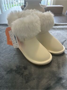 Gymboree Girls Cream Faux Fur Cuff Winter Boots